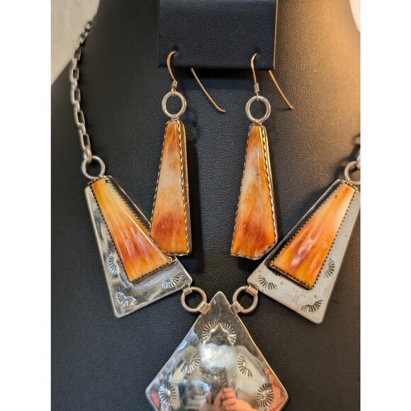 Navajo Native American Sterling B.J. Guerro Spiny Oyster Necklace & Earrings Set - Picture 2 of 11